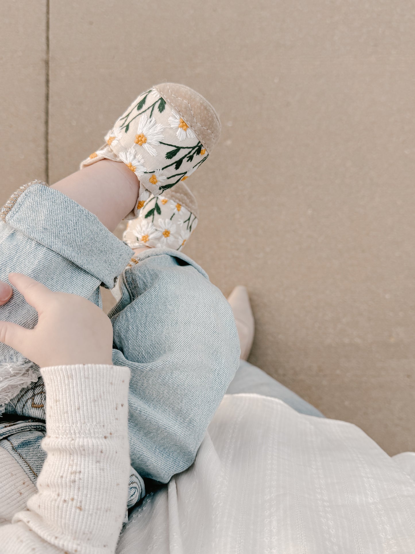 daisy embroidered soft soled baby shoes