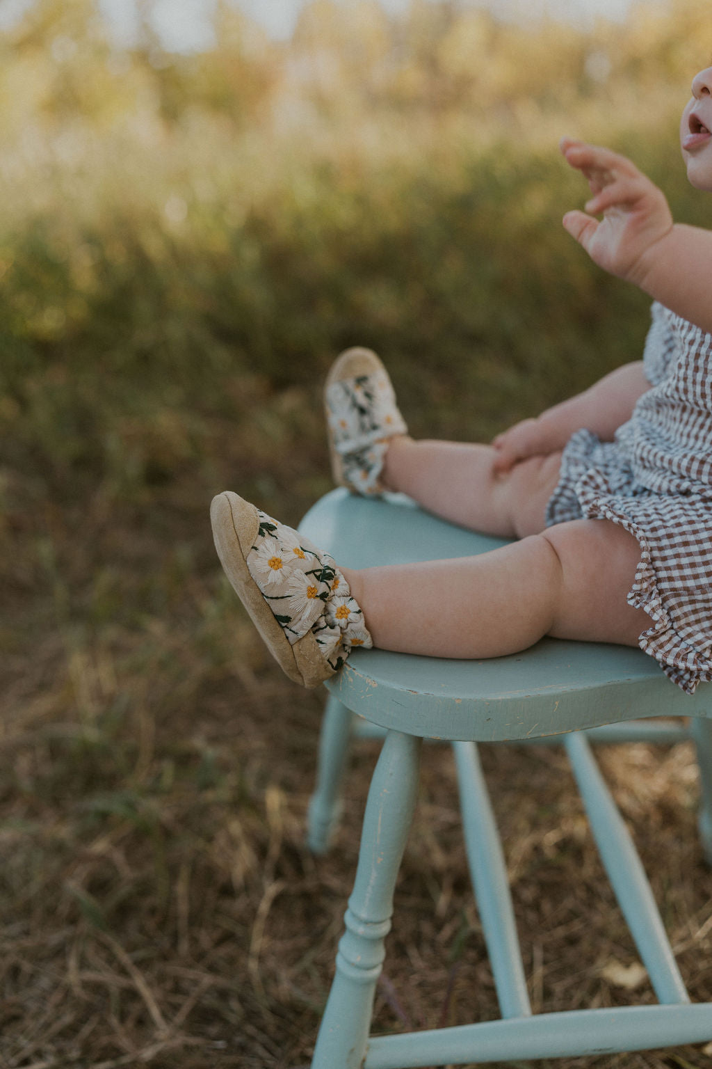 daisy embroidered soft soled baby shoes