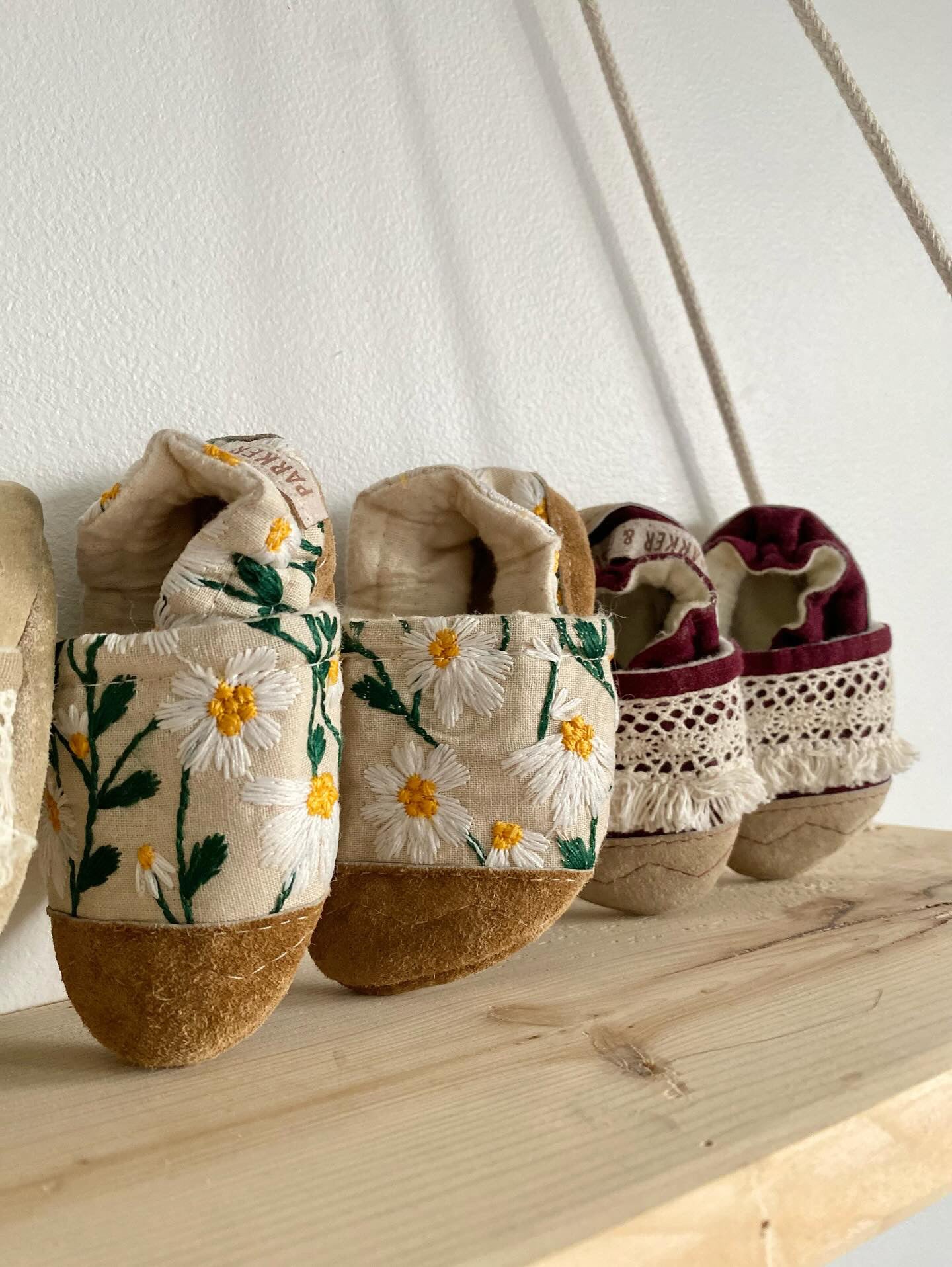 daisy embroidered soft soled baby shoes