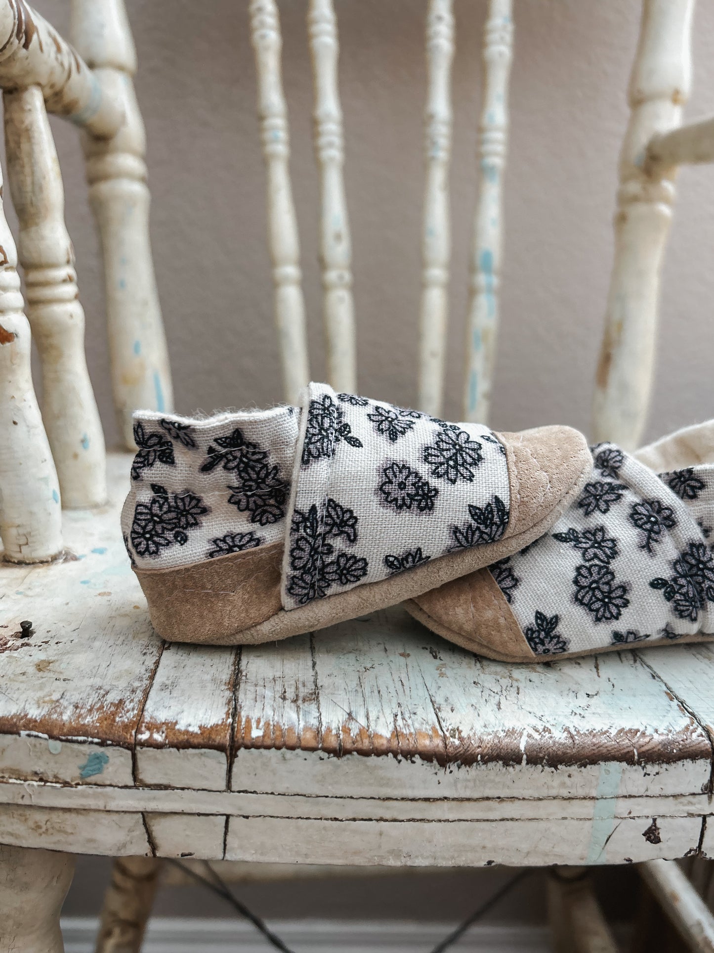 tiny flowers linen soft soled baby shoes