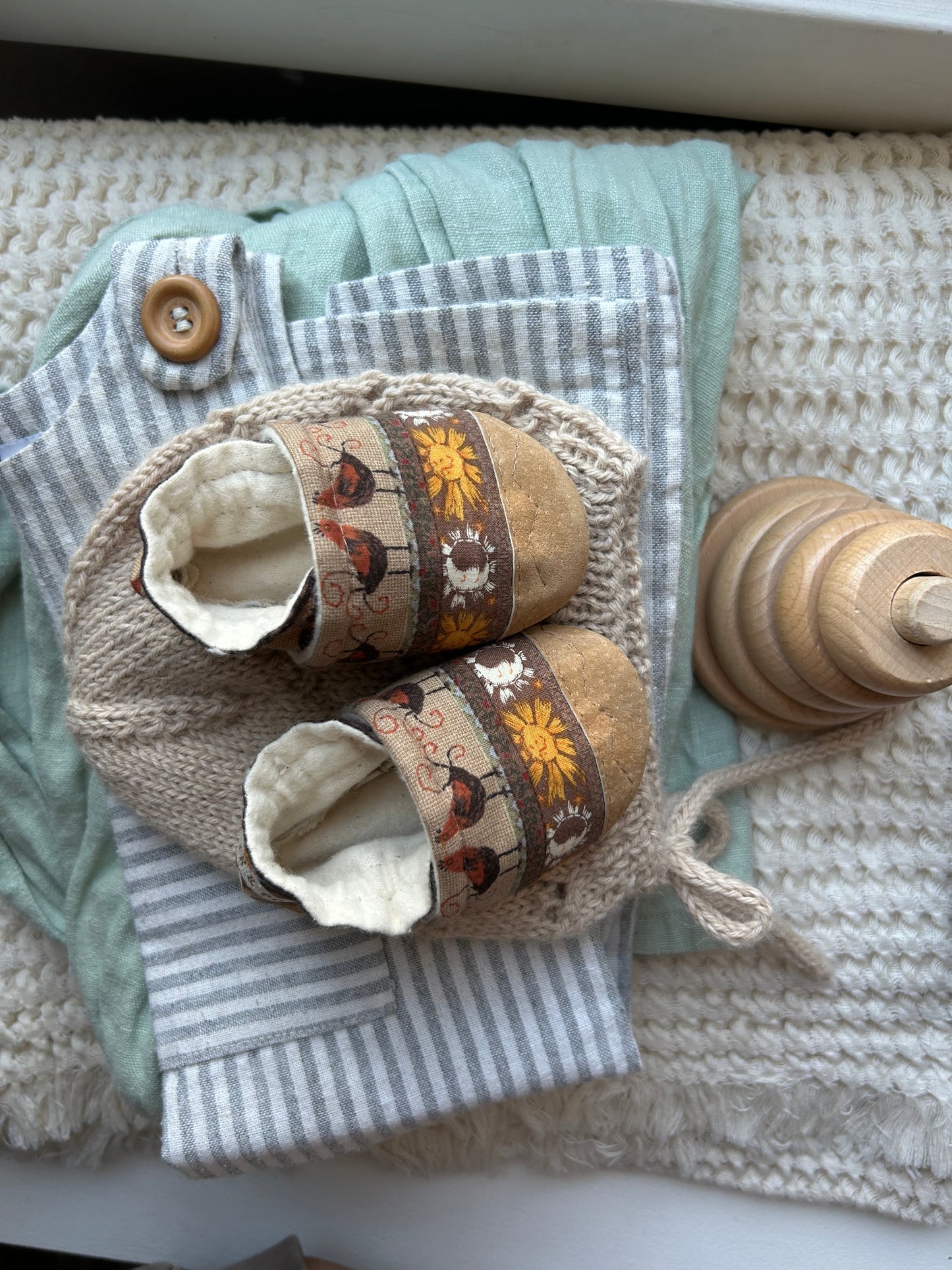 LAST PAIR chickens & suns soft soled baby shoes - upcycled