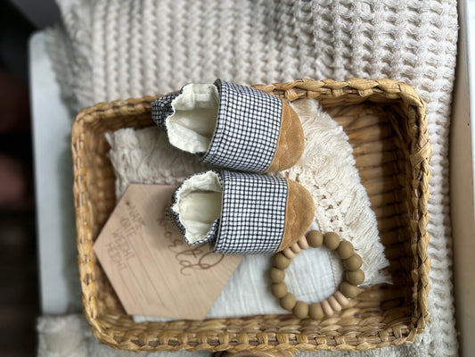 black & white soft soled baby shoes