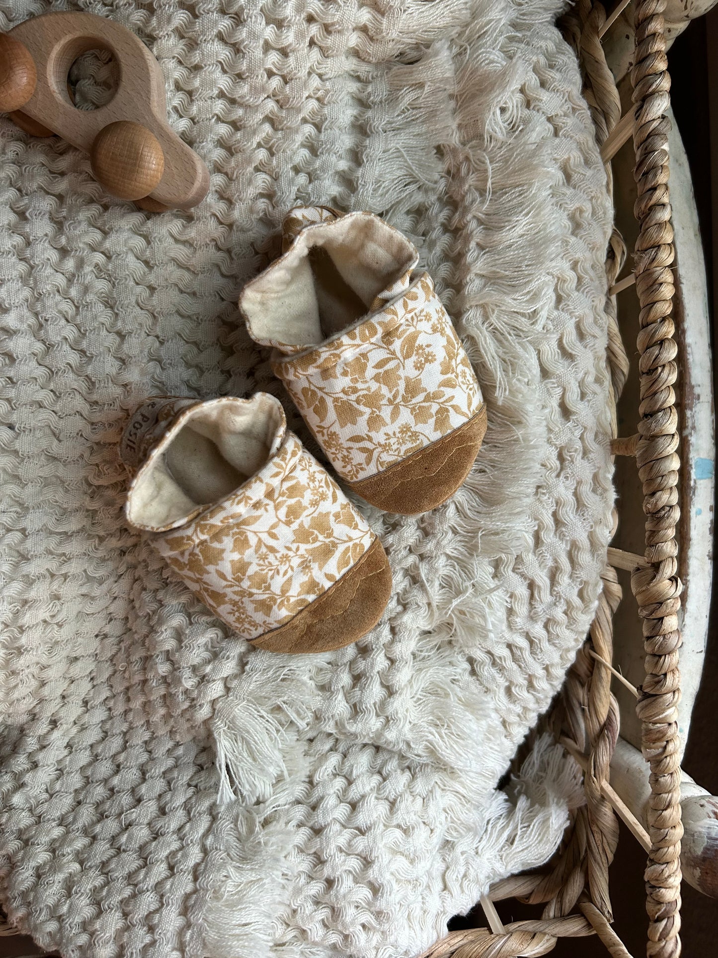 golden floral soft soled baby shoes