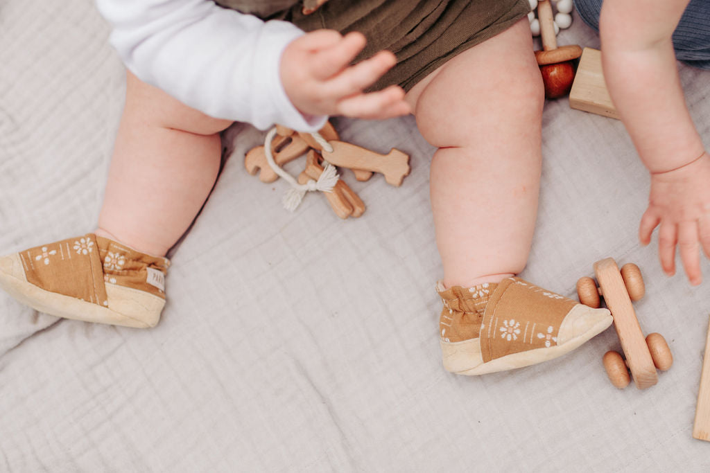 daisies wheat soft soled baby shoes