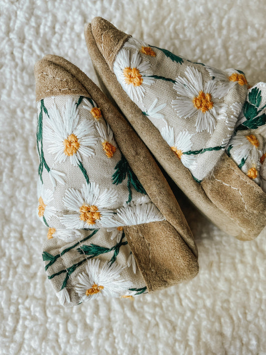 PREORDER embroidered daisy soft soled baby shoes